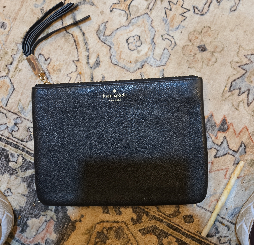 (91)kate spade Black Pebbled Leather Zip Pouch with Tassel